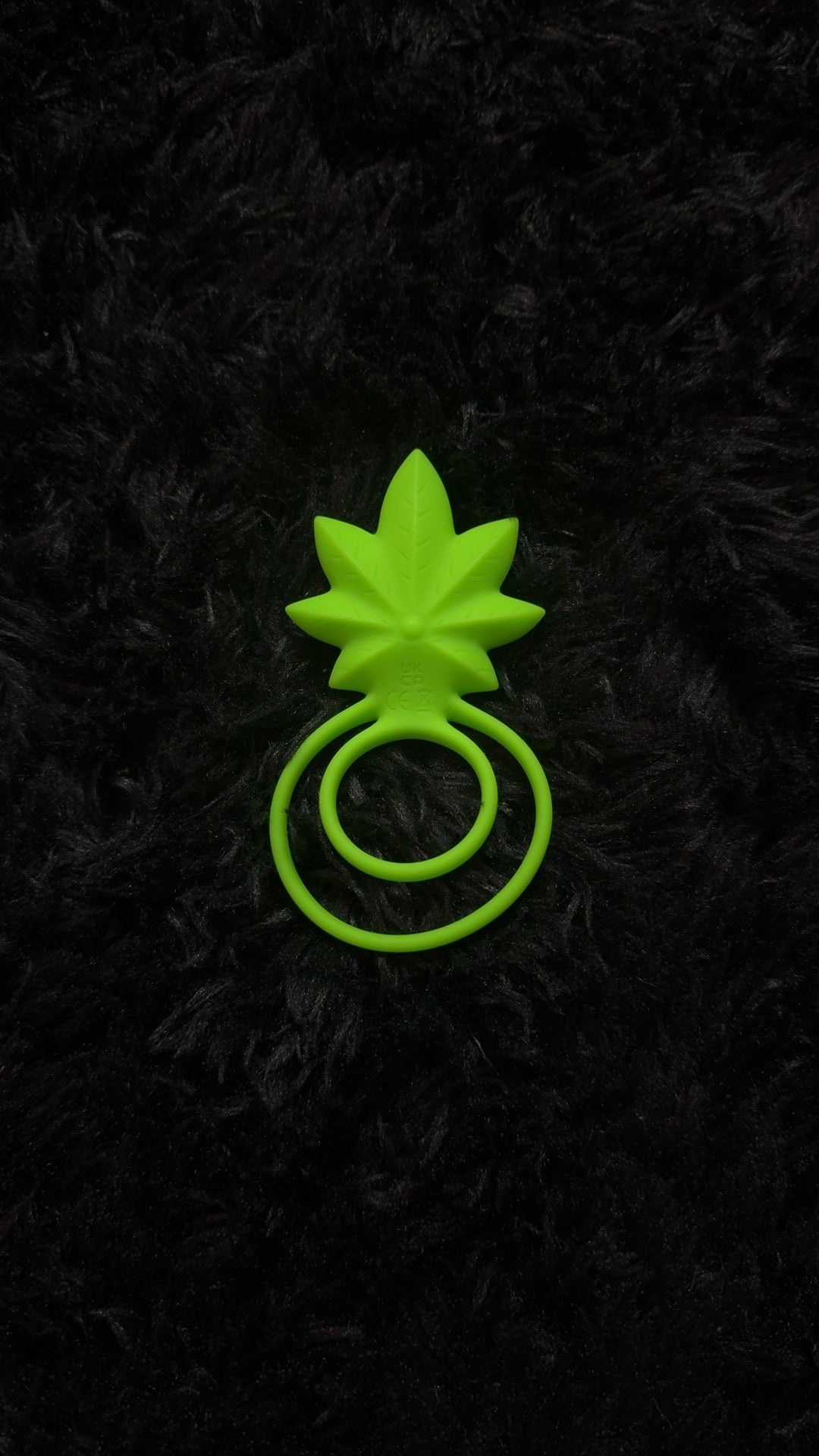 Leaf Me Wanting More Vibrating Pleasure Ring